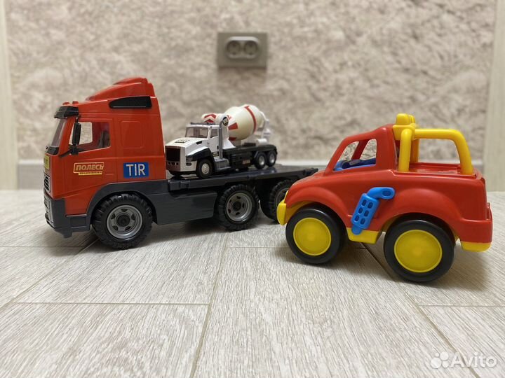 Игрушки большие. Техника Машины