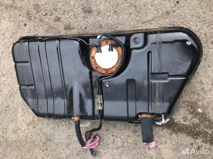 Топливный бак ваз 2110 и др запчасти