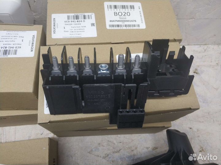 Новый Блок предохранителей Skoda rapid polo 6