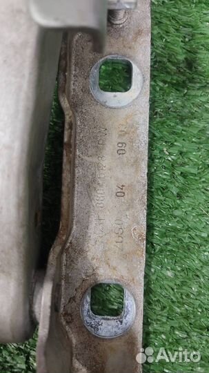 Петля капота левая Mercedes Benz E-class W211 2004