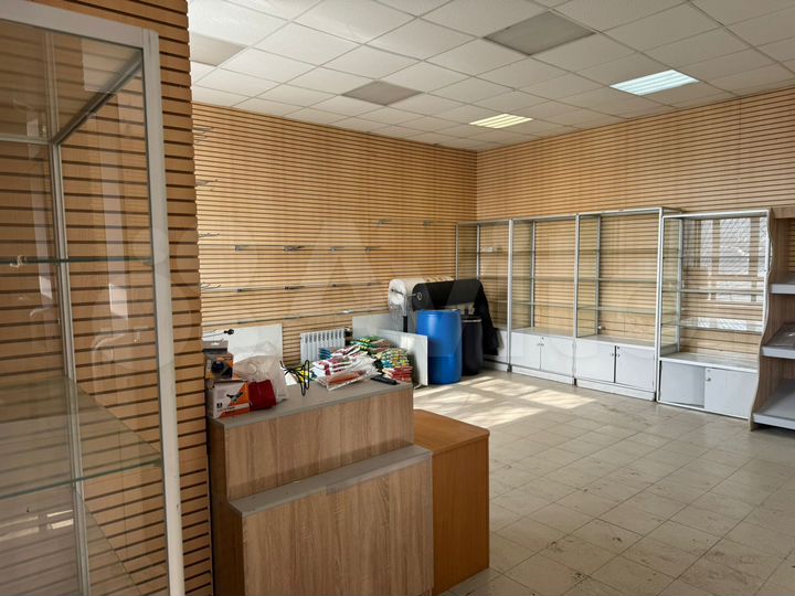 Здание, 284 м²
