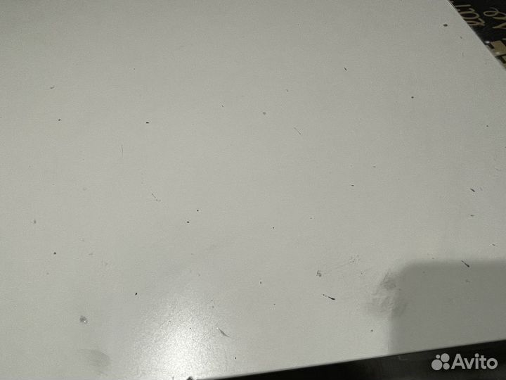 Маникюрный стол