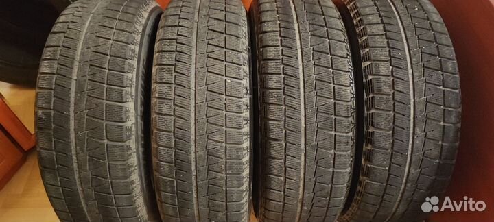 Bridgestone Blizzak Revo GZ 225/60 R17