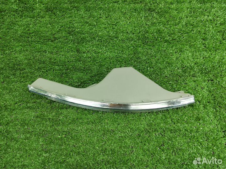 Поворотник в бампер правый VW Passat B6 VAG