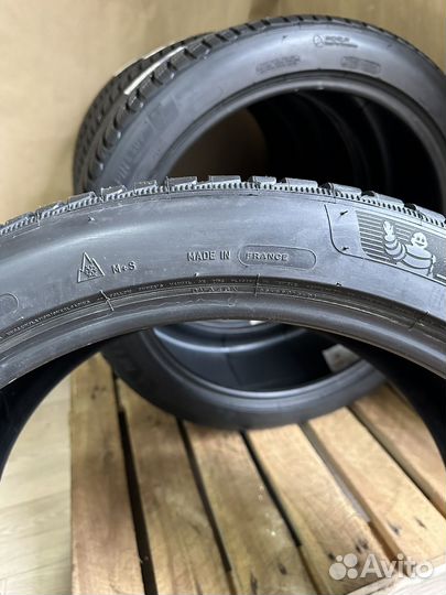 Michelin Pilot Alpin 5 SUV 255/40 R21 и 285/35 R21 102