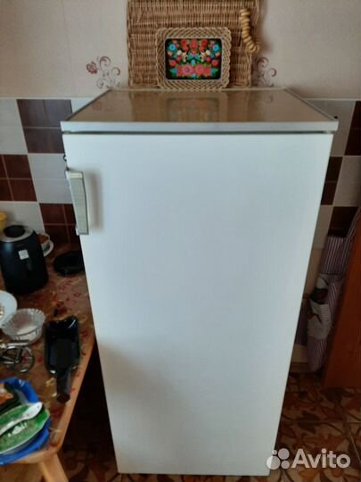 Холодильник бу полюс