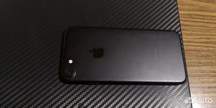 Телефон iPhone 7