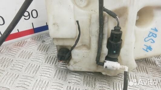 Бачок омывателя mercedes benz M-class W164 (1BS14N