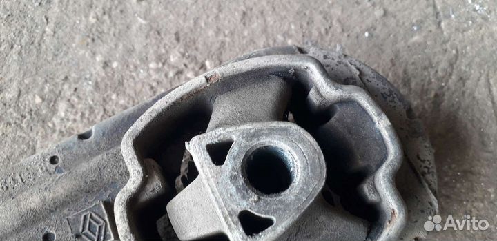 Подушка двигателя задняя Megane 2