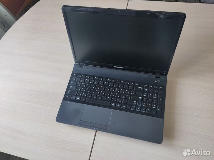 Надёжный Samsung NP300E5X