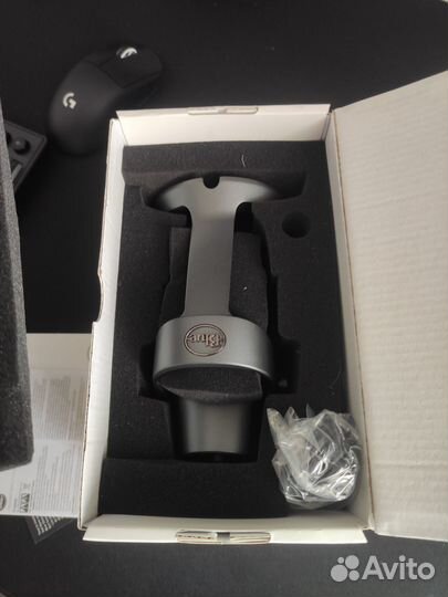 Микрофон Blue Yeti nano