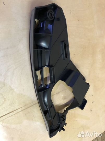 Кронштейн бампера переднего левый