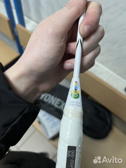 Yonex duora z-strike