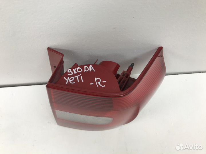 Фонарь задний правый Skoda Yeti
