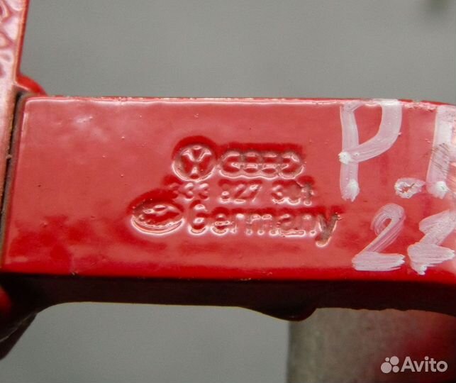 Петля багажника задняя левая VW Passat B3