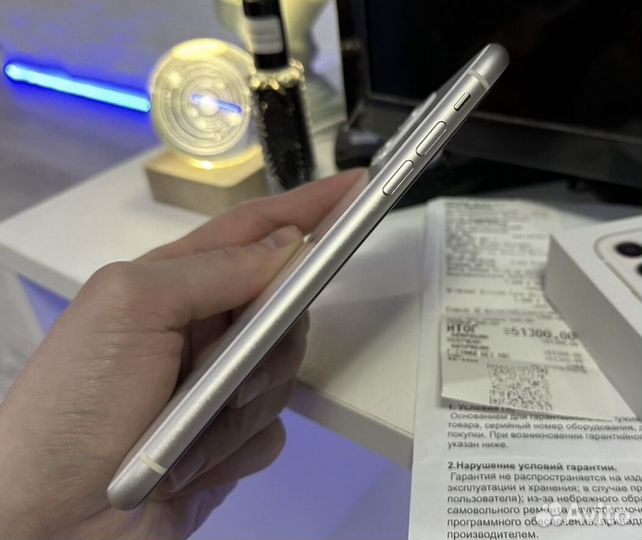 iPhone 11, 64 ГБ