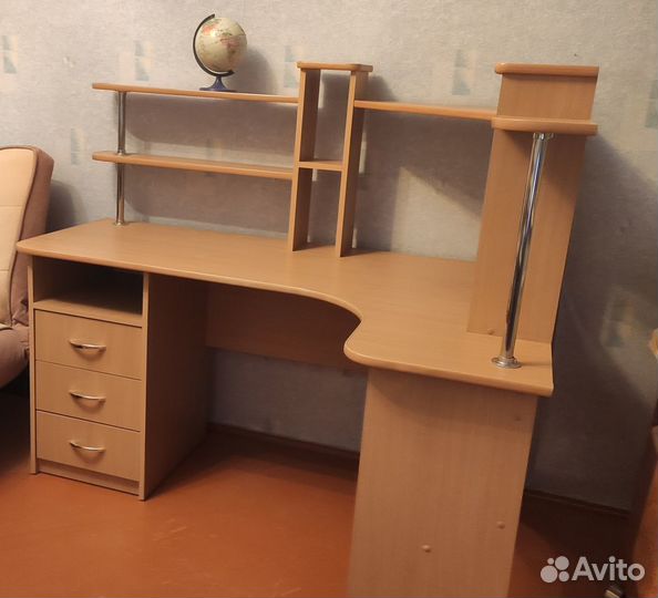 Компьютерный стол угловой