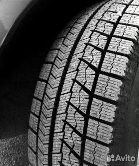 Bridgestone Blizzak VRX 205/65 R15