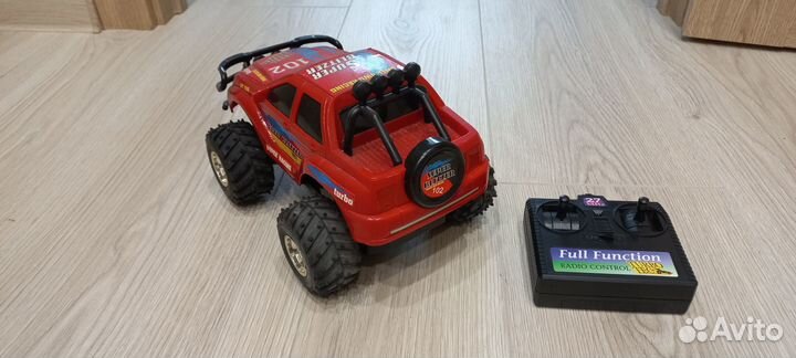 Радиоуправляемая машинка