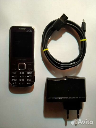 Телефон Samsung GT-C3530