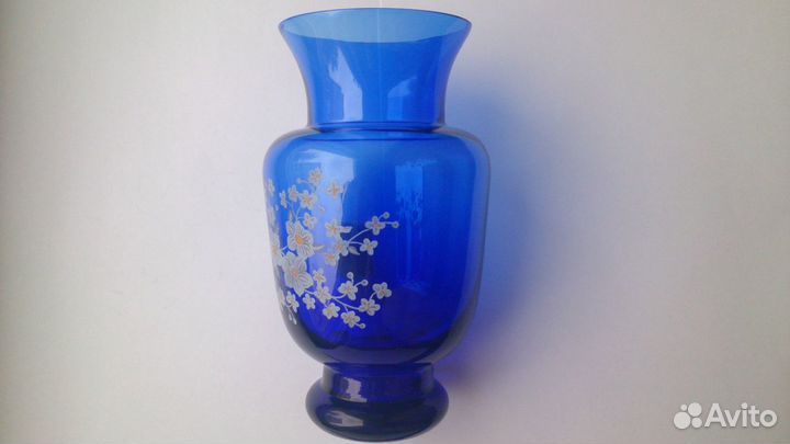 Ваза - синее стекло (с рисунком)