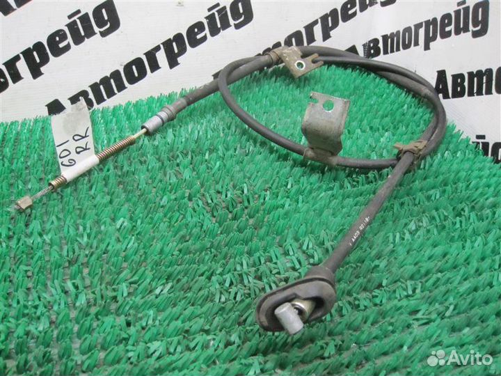 Тросик ручного тормоза правый Honda Fit GD1