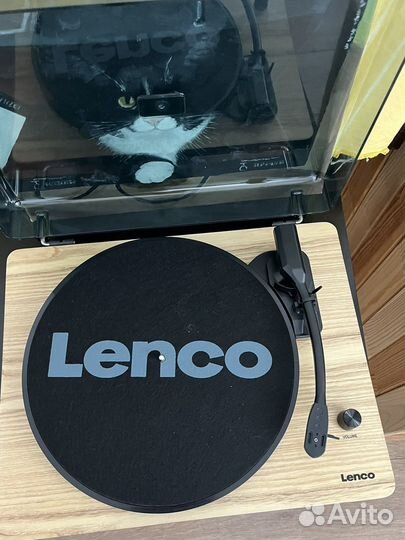 Виниловый проигрыватель lenco
