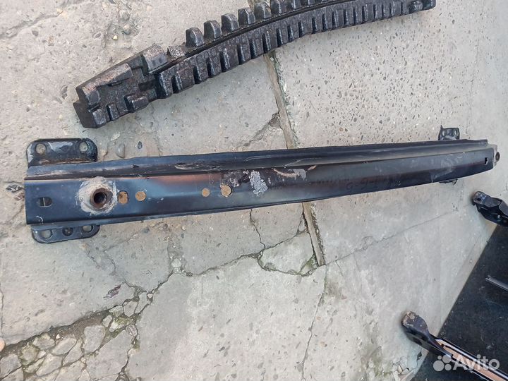 Усилитель заднего бампера VW Touareg