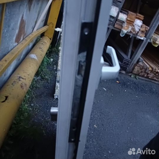 Дверь пластиковая