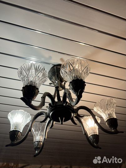 Люстра зик с хрустальными плафонами