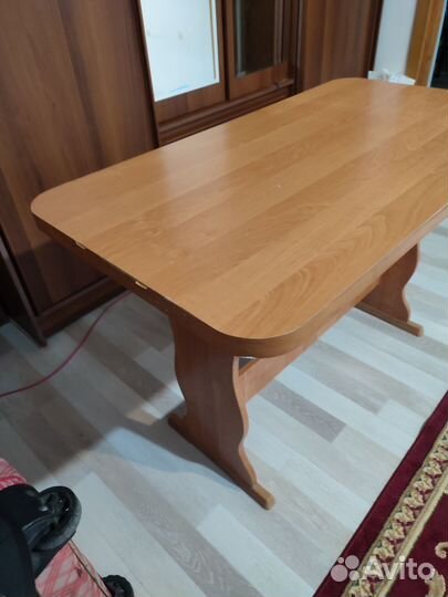 Кухонный стол