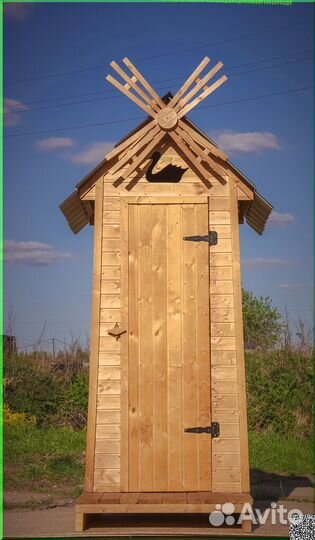 Уличный туалет деревянный KEY668