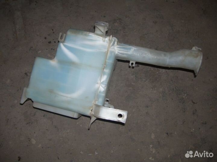 Митсубиси ланцер 9 бачок омывающей жидкости