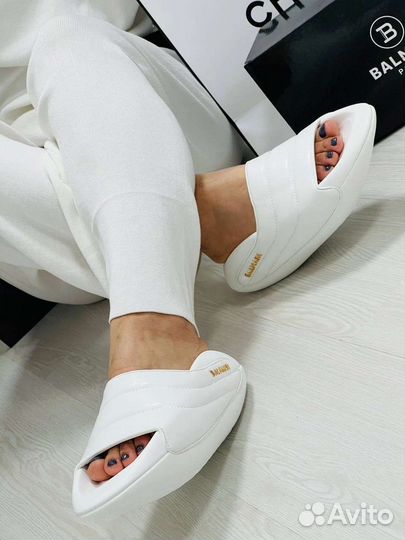 Пляжная обувь женская