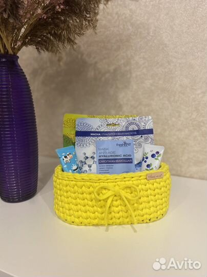 Вязаная корзина