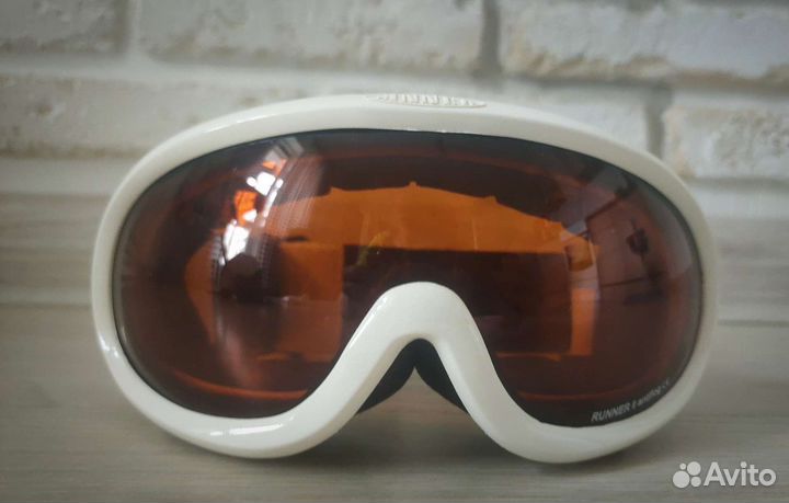 Горнолыжный шлем