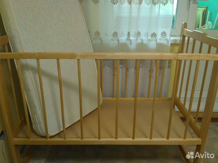 Детская кроватка