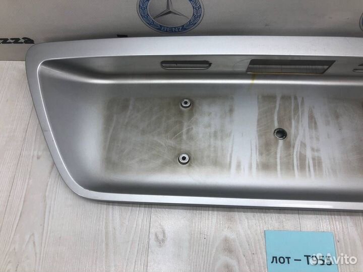 Накладка крышки багажника Mercedes W203 Wagon