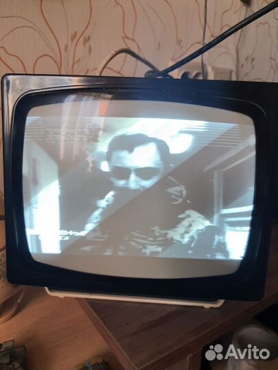 Переносной телевизор СССР