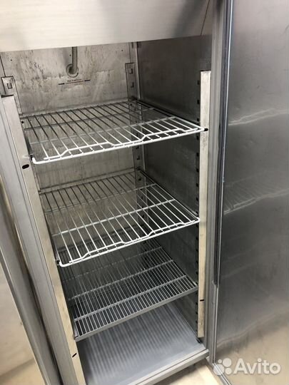 Холодильный шкаф