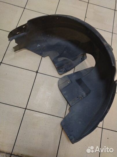 Подкрылок задний левый Volkswagen Passat B5+ AVF
