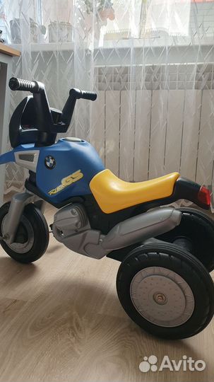 Детский трехколесный велосипед bmw