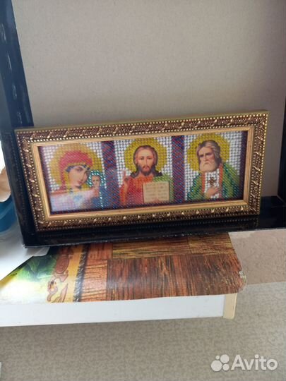Икона триптих, вышита бисером, размером 18 х 9 см