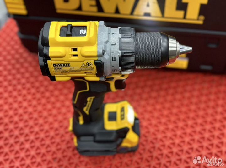 Аккумуляторная дрель шуруповерт dewalt DCD800P