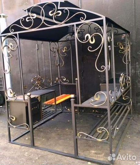 Мангал с крышей