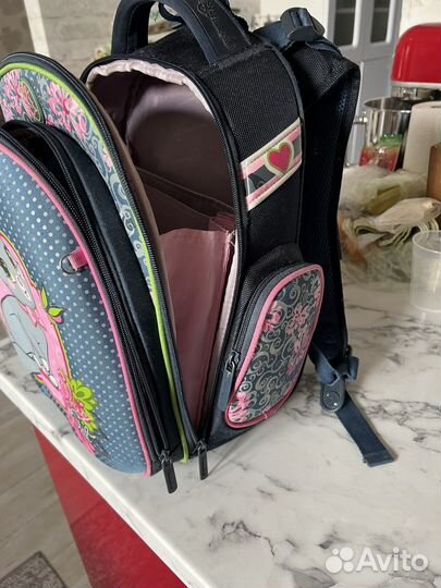 Рюкзак школьный для девочки Hummingbird