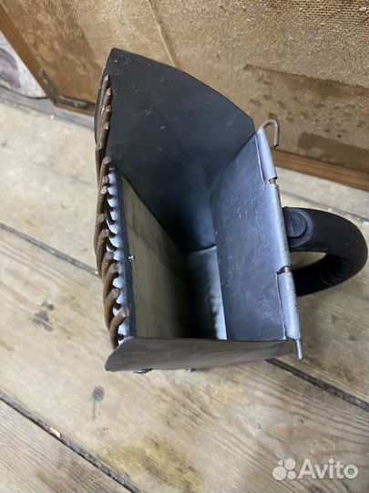 Комбаин для сбора ягод старого СССР образца