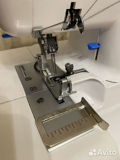 Оверлок Comfort 550