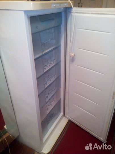 Морозильная камера Бирюса 146LNE