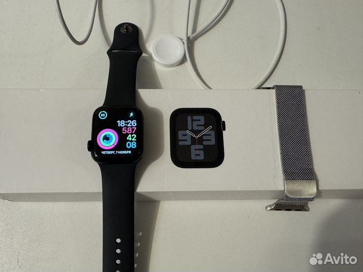 Apple Watch SE 40 мм (GPS, 2-го поколения)